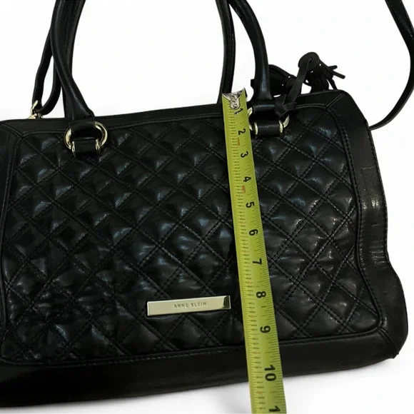 Anne Klein Elegant Black Quilted Handbag - Picture 15 of 16